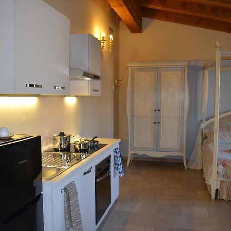Agriturismo Otto Ducati D'Oro Изола-делла-Скала Экстерьер фото