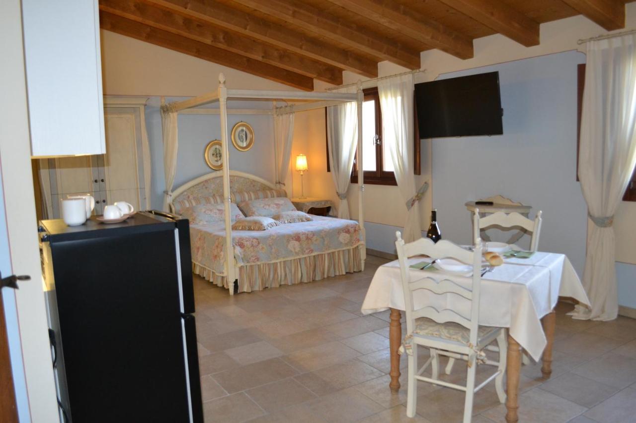 Agriturismo Otto Ducati D'Oro Изола-делла-Скала Экстерьер фото